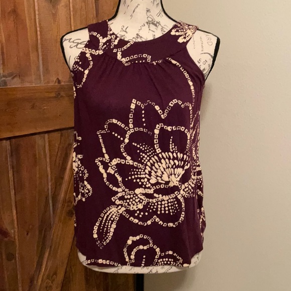 Express Sleeveless Round Neck Top - Picture 1 of 7